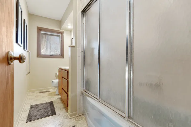 $369,900 | 739 Delphia Avenue, Elk Grove Village, IL 60007