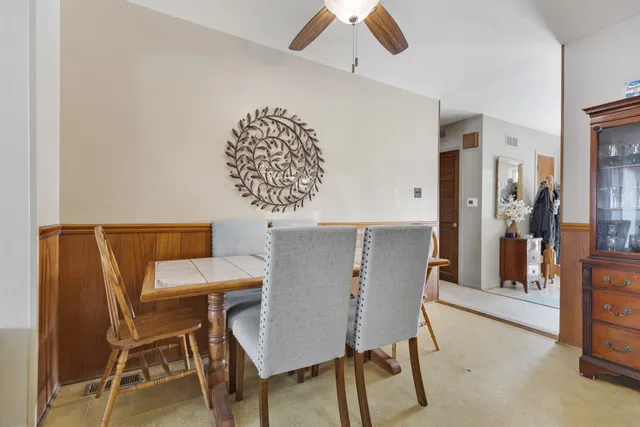 $369,900 | 739 Delphia Avenue, Elk Grove Village, IL 60007