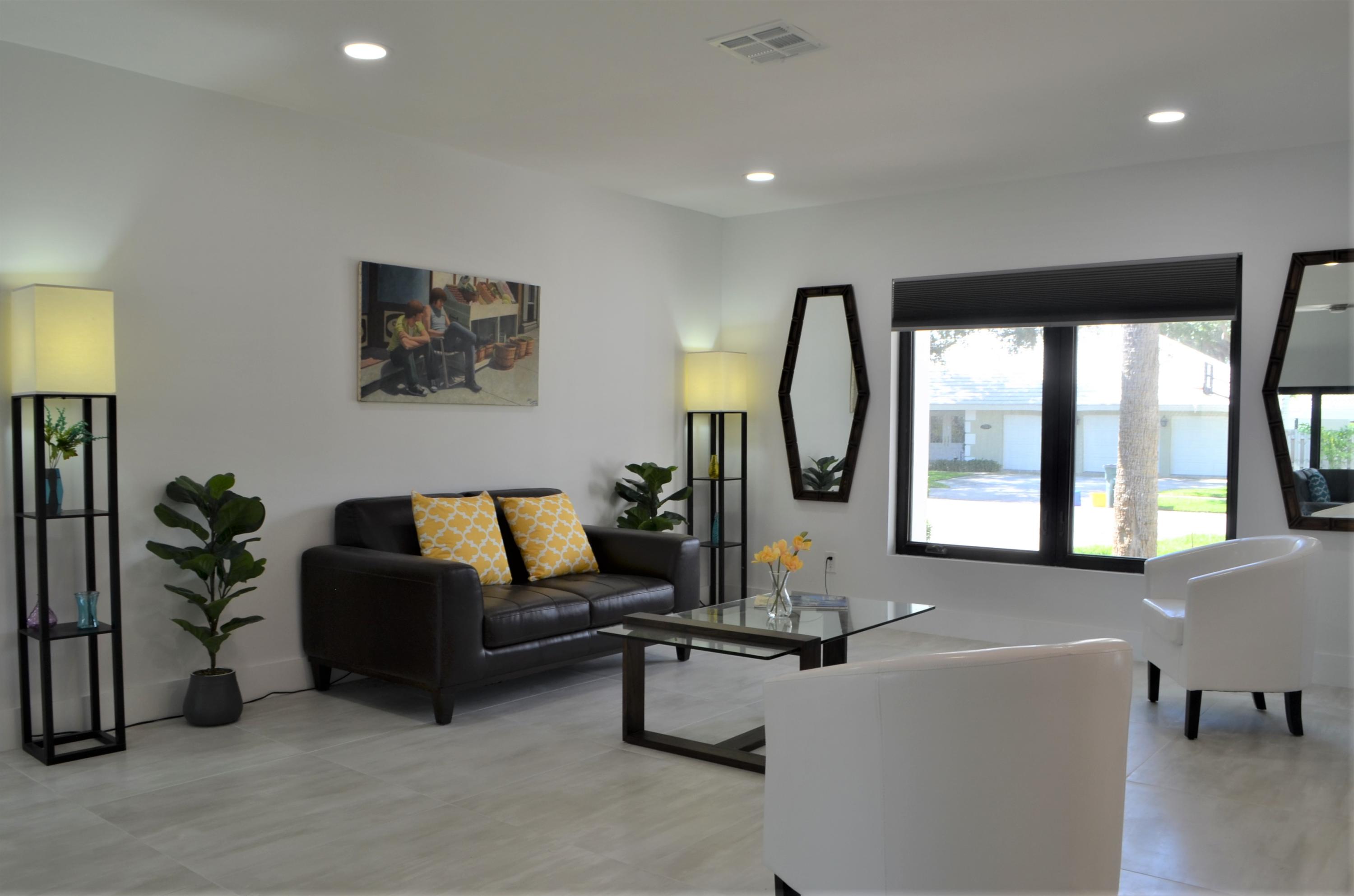 789 Camino Lakes Circle Boca Raton, FL 33486 - Photo 14 of 42 Living Room