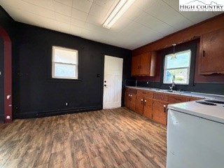 123 Stonewood Road Elkin, NC 28621 - Photo 2 of 7