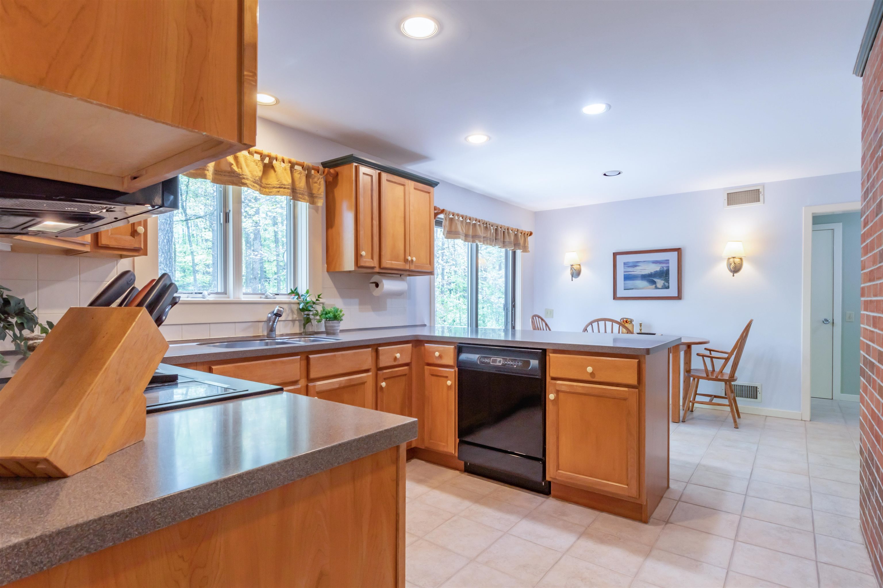 146 Farley Road Hollis, NH 03049 - Photo 3 of 37