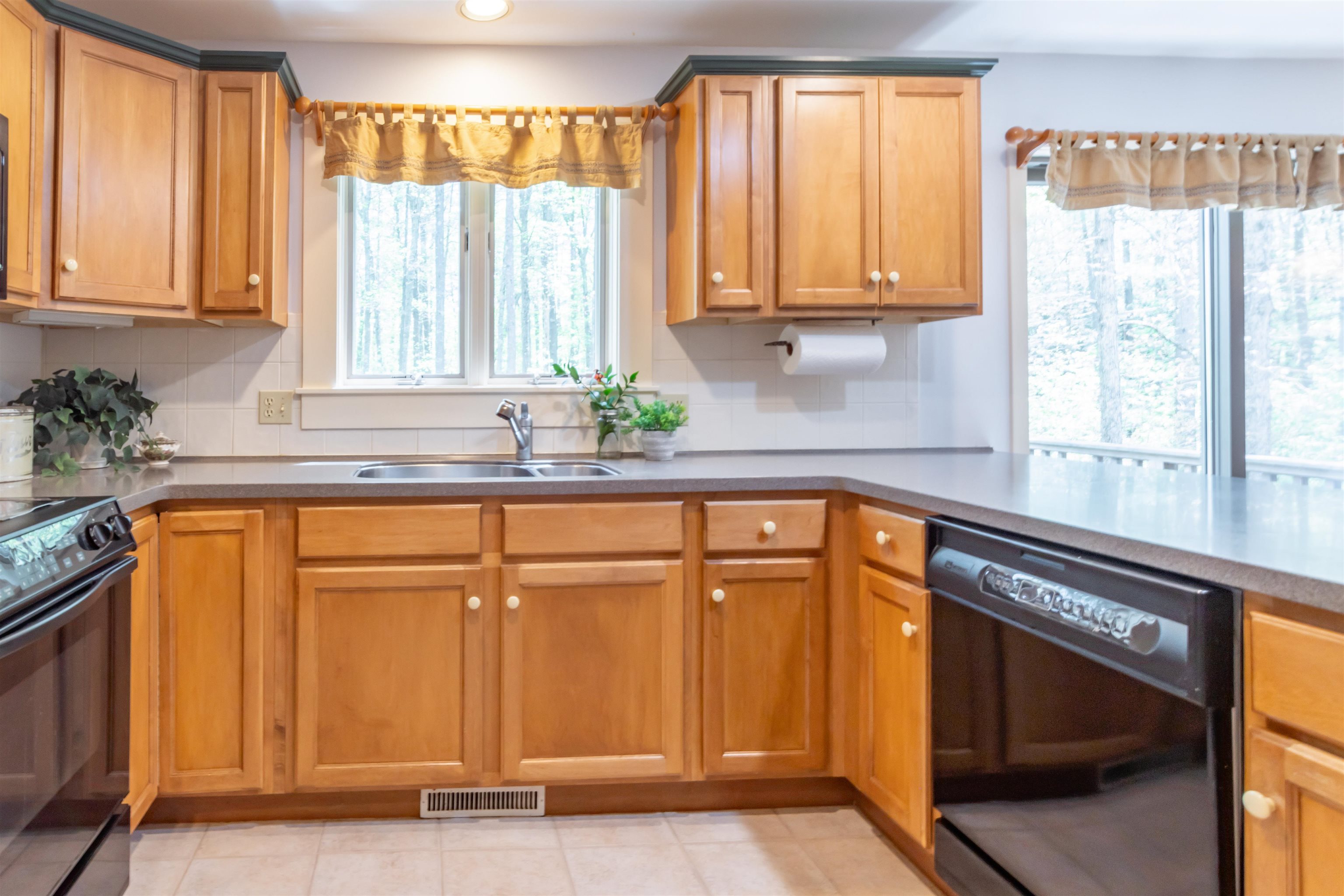146 Farley Road Hollis, NH 03049 - Photo 4 of 37