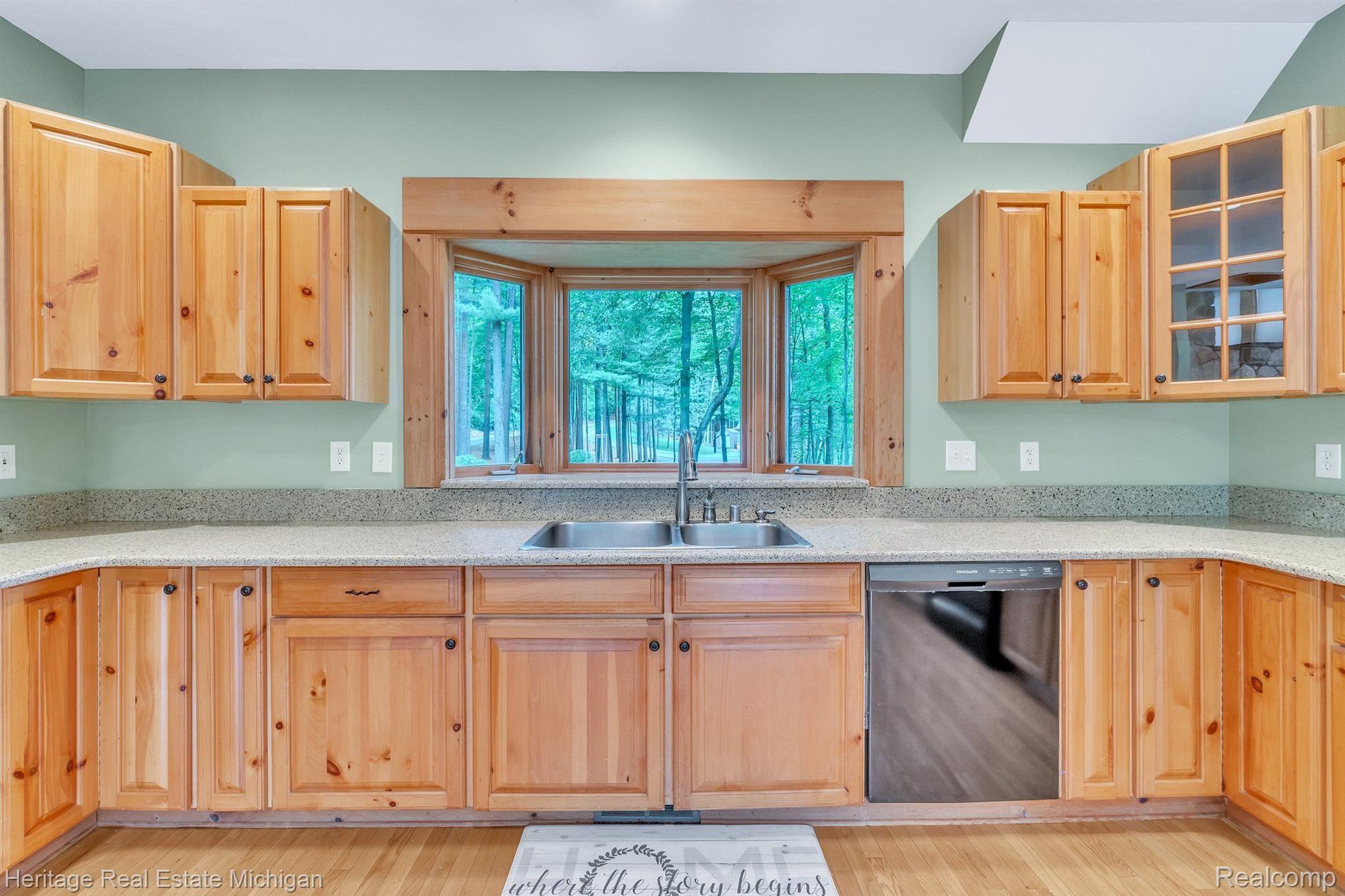 3754 Brighton Road Howell, MI 48843 - Photo 16 of 62 Kitchen