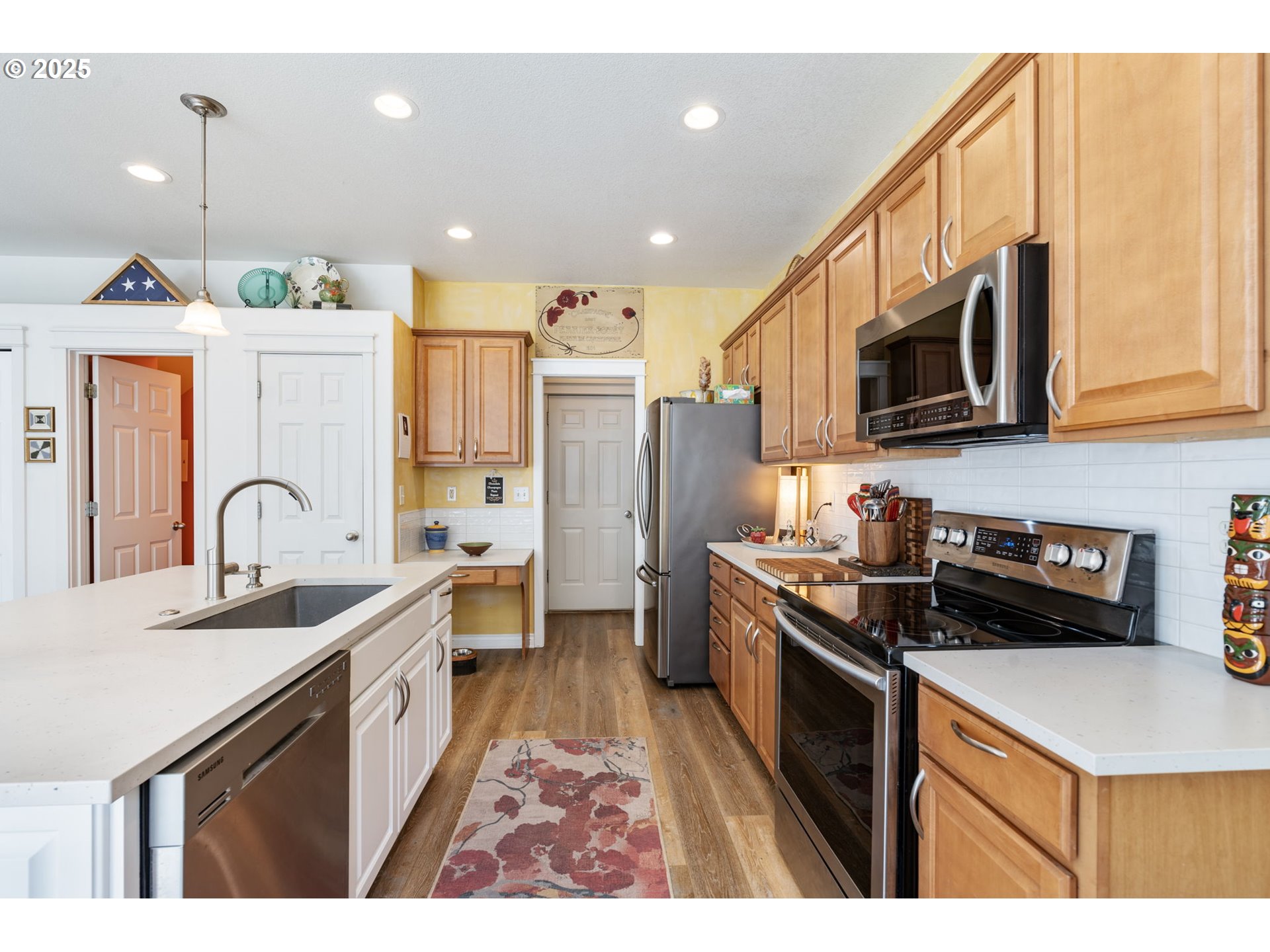 21780 Northeast Larkspur Lane Fairview, OR 97024 - Photo 10 of 31