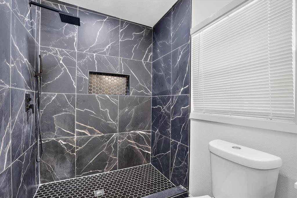 71 Crown Road Willow Park, TX 76087 - Photo 17 of 36 Gallery Image 17
