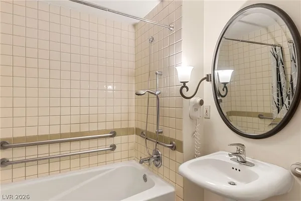 $1,250 | 30 Strada Di Villaggio, Unit 142, Henderson, NV 89011