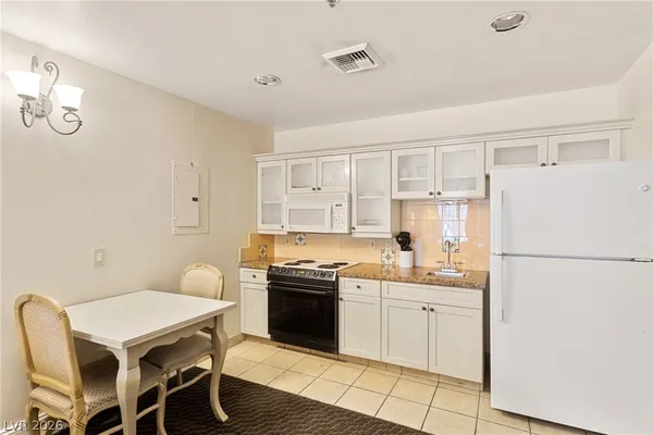$1,250 | 30 Strada Di Villaggio, Unit 142, Henderson, NV 89011