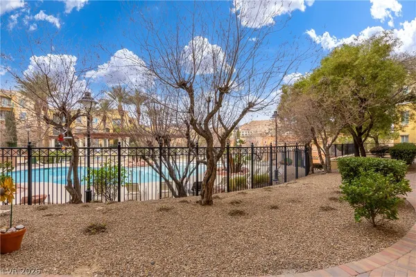 $1,250 | 30 Strada Di Villaggio, Unit 142, Henderson, NV 89011