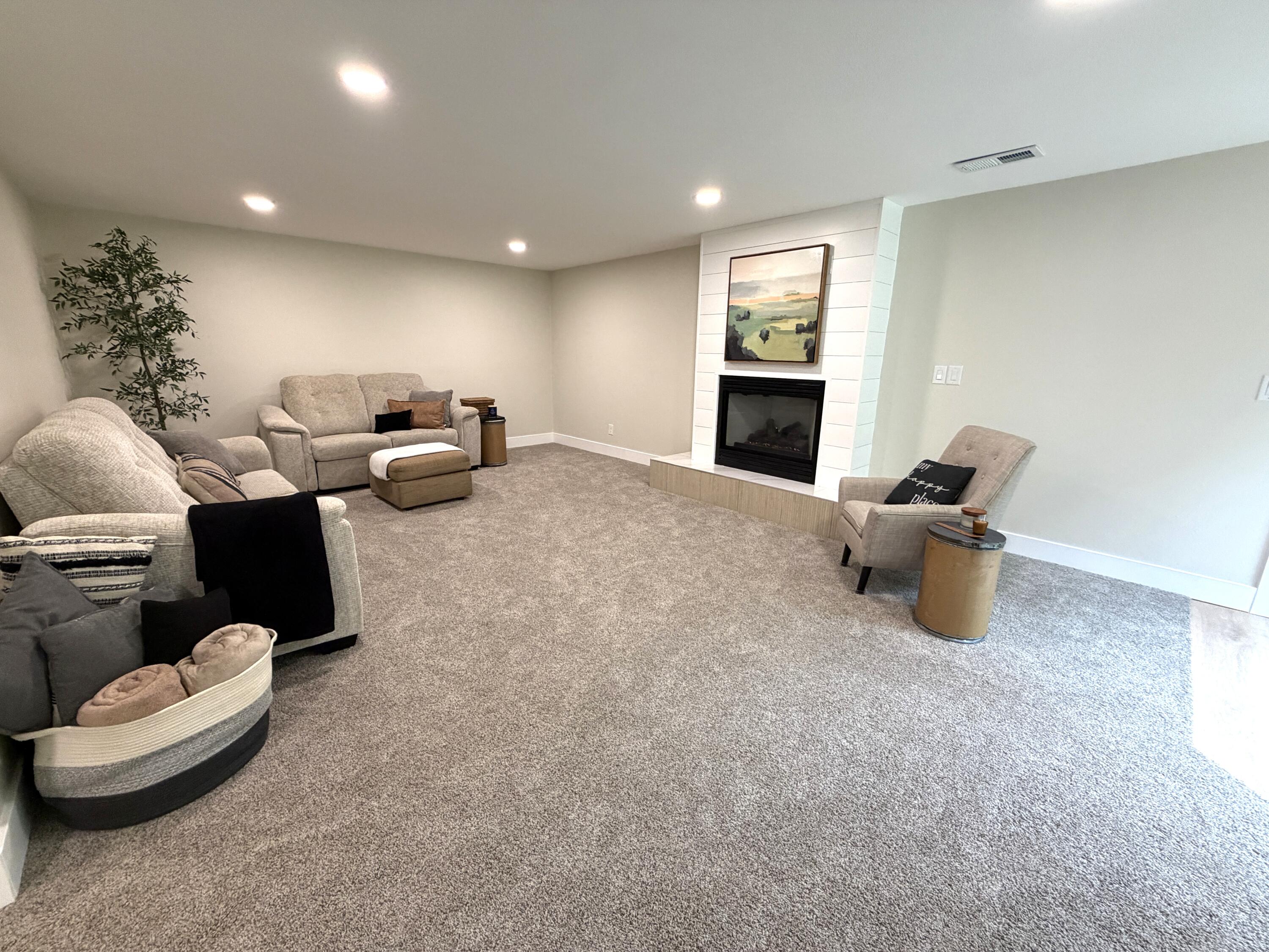 189 McIntosh Road East La Crescent, MN 55947 - Photo 16 of 33 Family Room 2