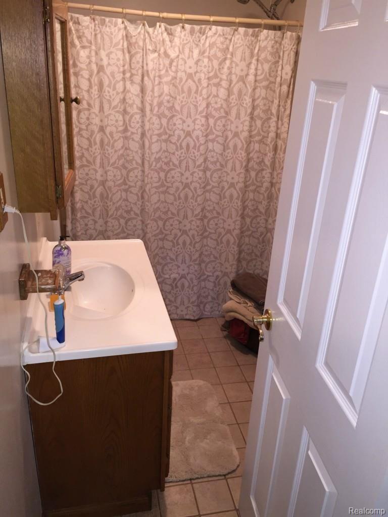 13961 Lenmoore Road Belleville, MI 48111 - Photo 5 of 33 IMG_0881.jpg