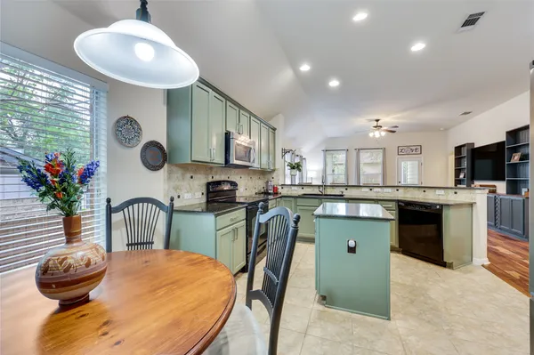 $2,900 | 1426 Gracy Drive, Austin, TX 78758