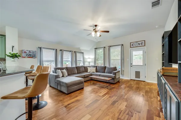 $2,900 | 1426 Gracy Drive, Austin, TX 78758