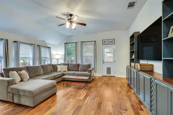 $2,900 | 1426 Gracy Drive, Austin, TX 78758