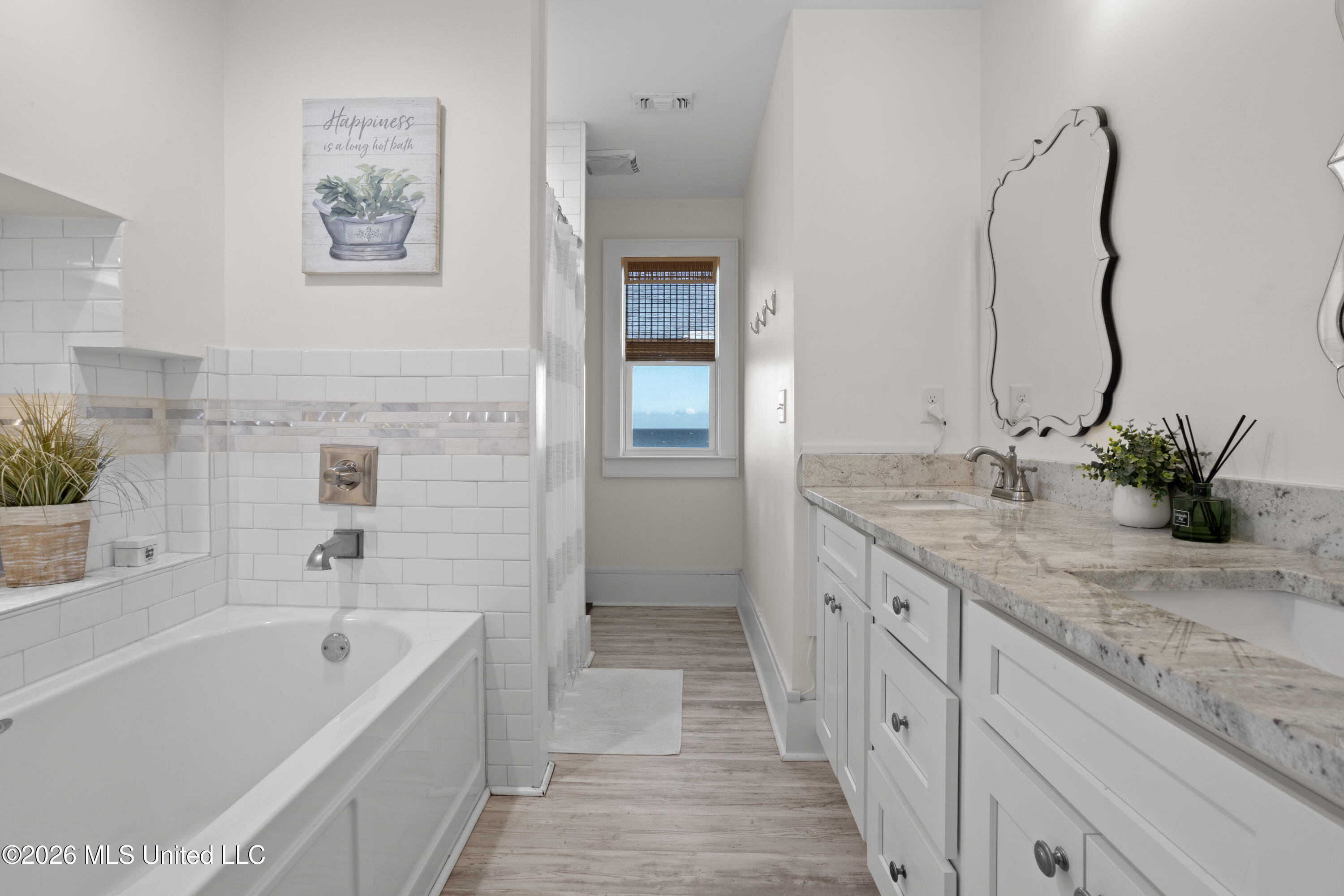 1623 Cayman Cove Biloxi, MS 39531 - Photo 41 of 58 00041