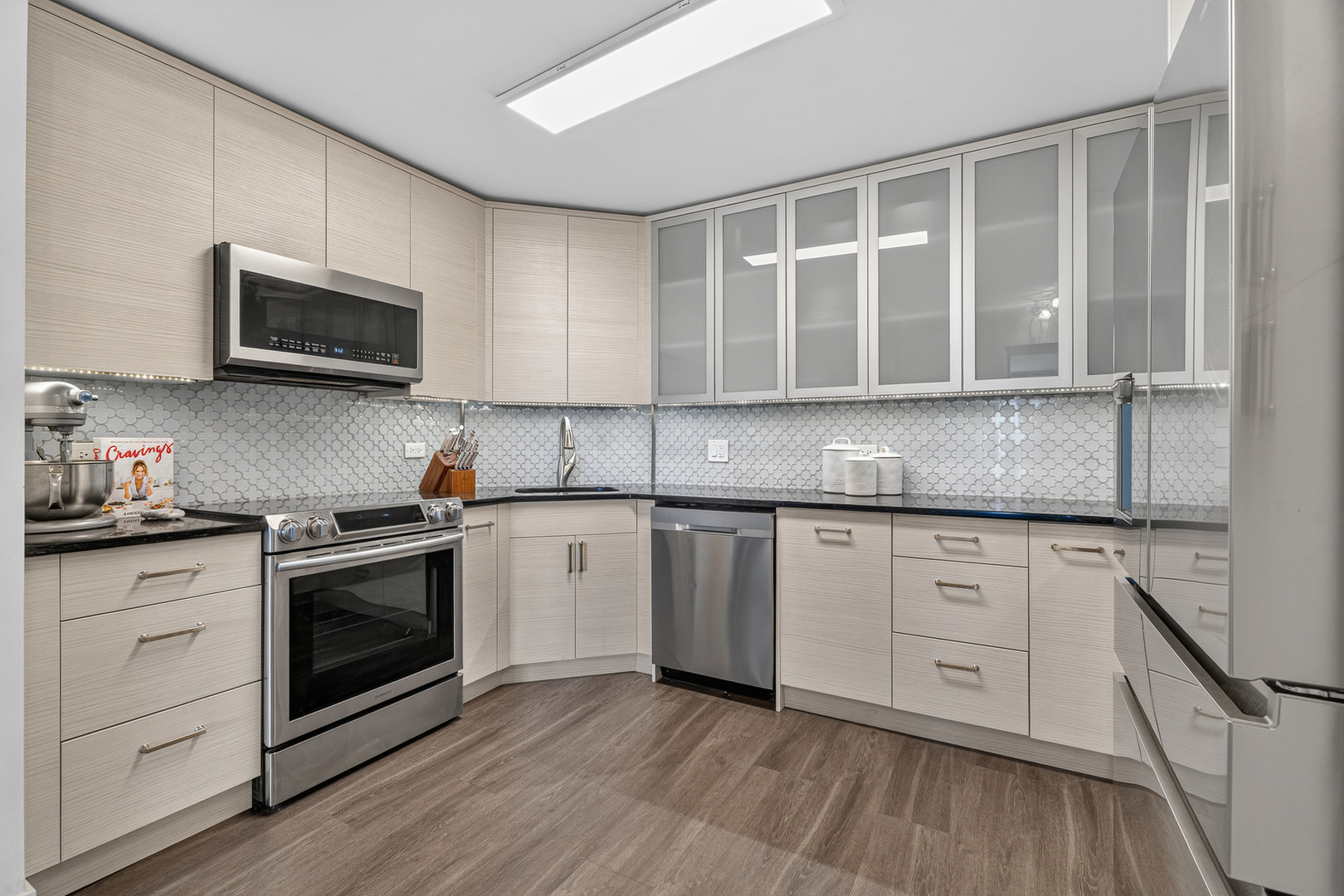 6033 North Sheridan Road, Unit 28D Chicago, IL 60660 - Photo 7 of 48
