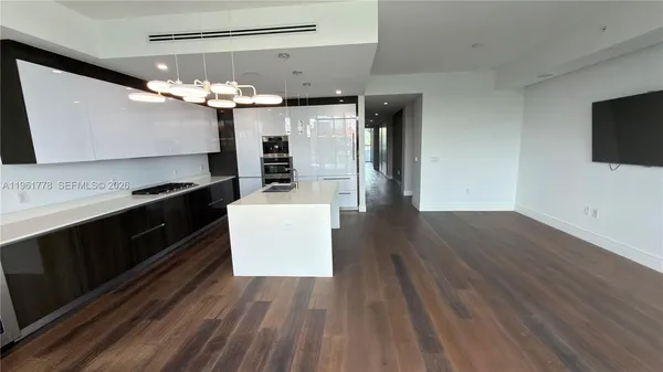 $1,320,000 | 3250 Northeast 188th Street, Unit 204, Aventura, FL 33180