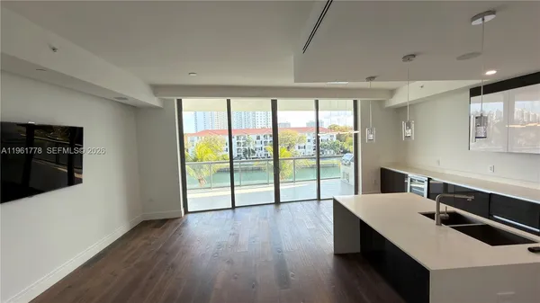 $1,320,000 | 3250 Northeast 188th Street, Unit 204, Aventura, FL 33180