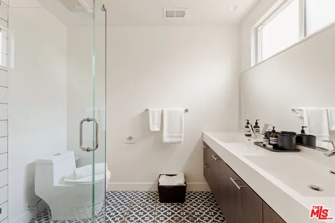 $1,795,000 | 4111 Mantova Drive, Los Angeles, CA 90008