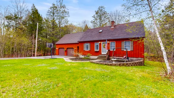 $395,000 | 38 Pamela Drive, Winthrop, ME 04364