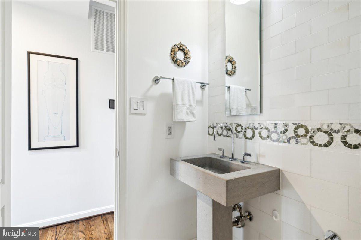 2554 Bear Den Road Frederick, MD 21701 - Photo 20 of 78 Main level half bath