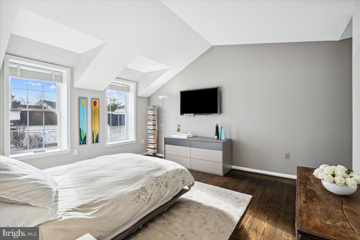 2554 Bear Den Road Frederick, MD 21701 - Photo 31 of 78 Primary suite with vaulted ceilings