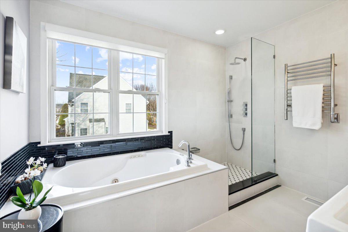 2554 Bear Den Road Frederick, MD 21701 - Photo 36 of 78 En-suite soaking tub