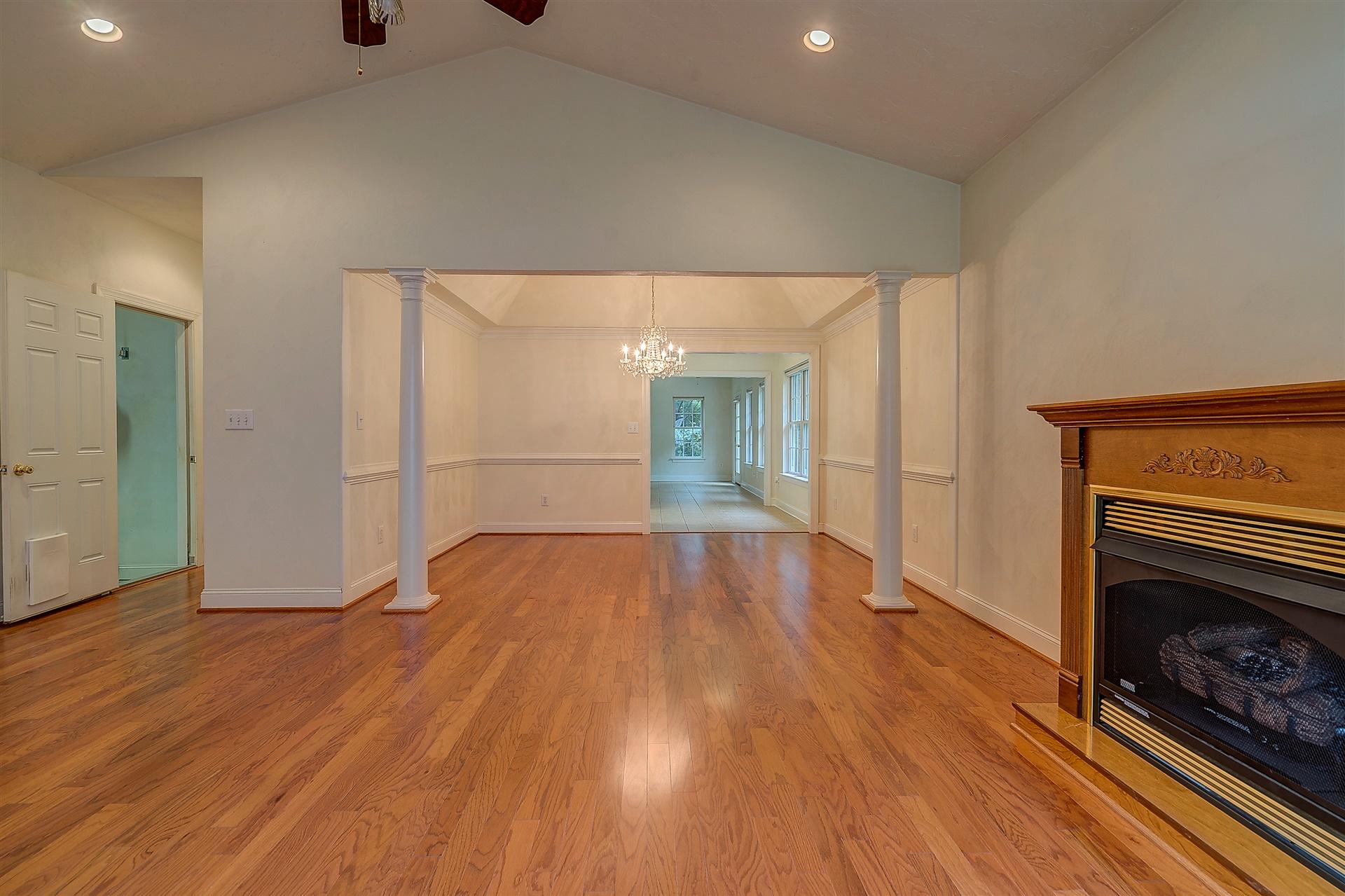 6054 Brahma Road Roanoke, VA 24018 - Photo 7 of 30 07-DSC00201_2_3_4_5
