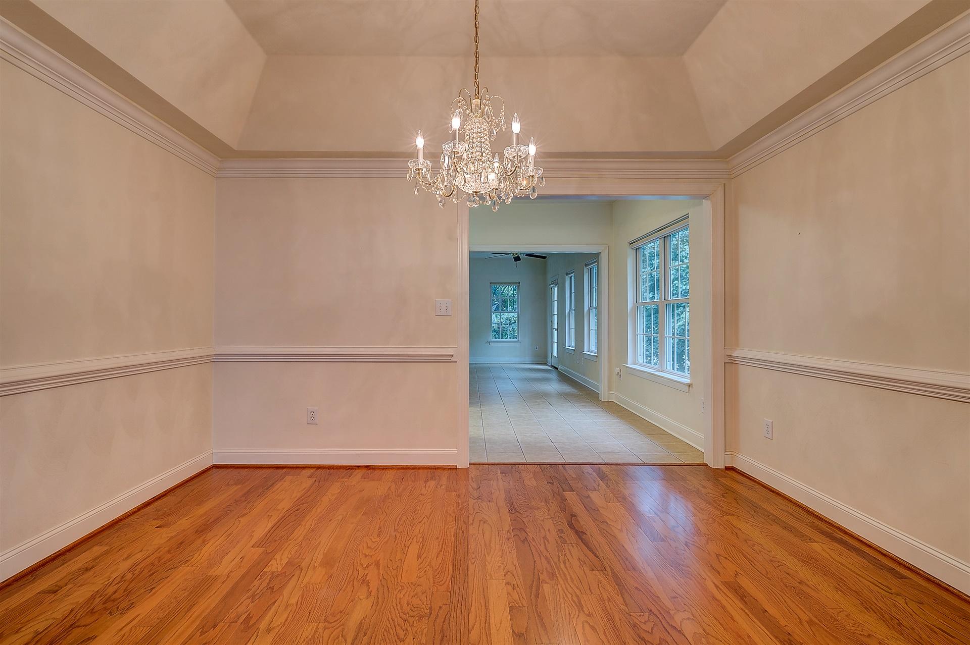 6054 Brahma Road Roanoke, VA 24018 - Photo 8 of 30 08-DSC00211_2_3_4_5