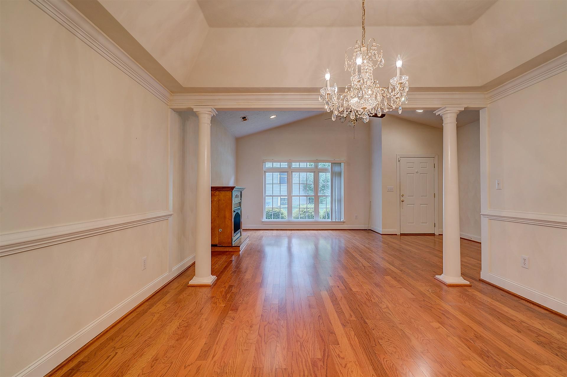 6054 Brahma Road Roanoke, VA 24018 - Photo 9 of 30 09-DSC00226_27_28_29_30