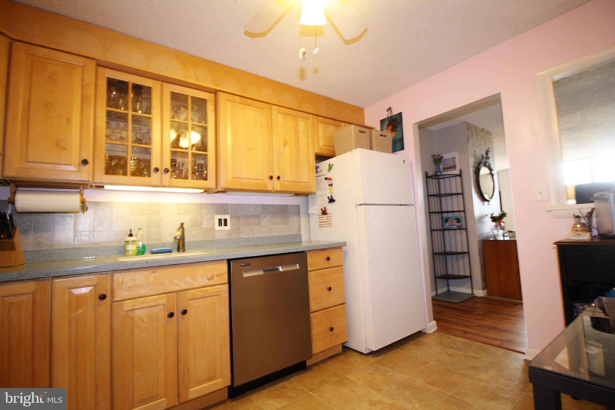 205 East Joppa Road, Unit 1603 Towson, MD 21286 - Photo 15 of 50 Kitchen