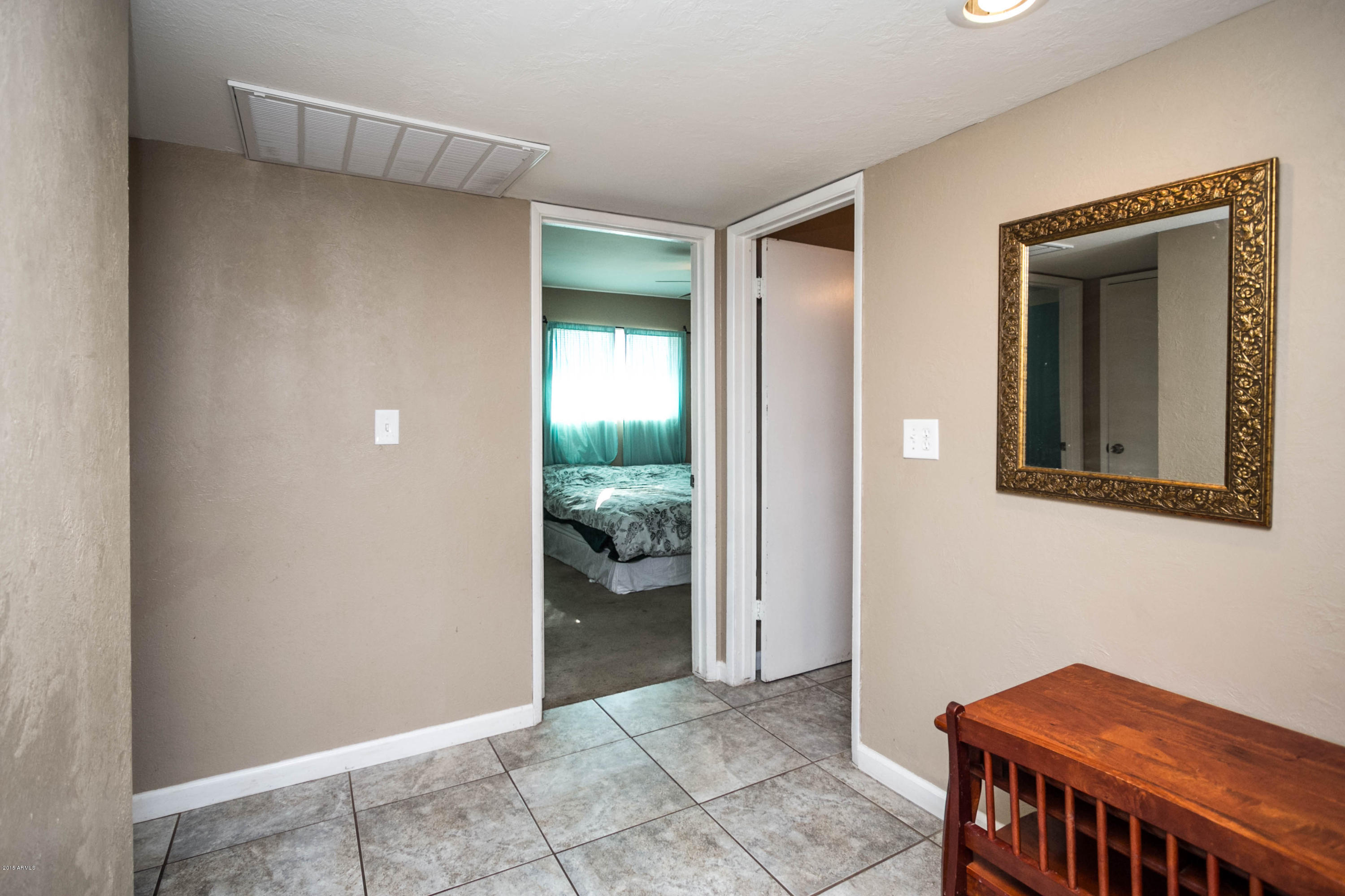 1816 East Chipman Road Phoenix, AZ 85040 - Photo 3 of 27 IMG_2005