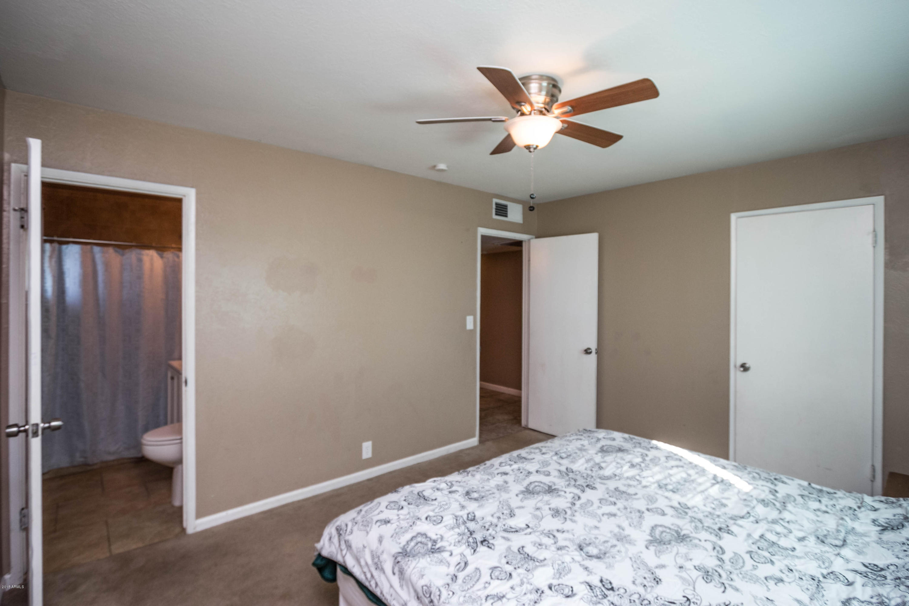 1816 East Chipman Road Phoenix, AZ 85040 - Photo 4 of 27 IMG_1997