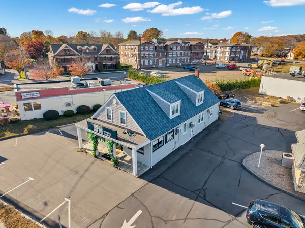 $600,000 | 725 Boston Post Road, Old Saybrook, CT 06475