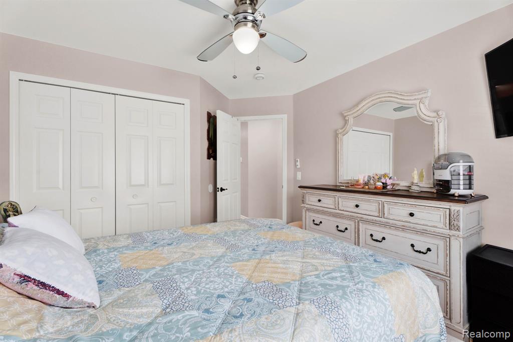 1003 Bembridge Drive Rochester Hills, MI 48307 - Photo 27 of 57