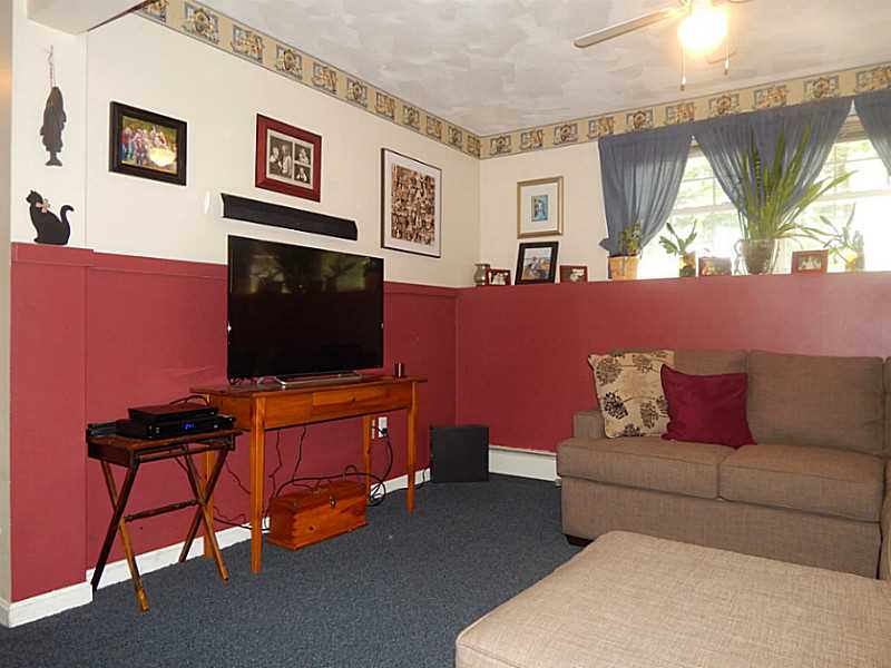 340 Devils Foot Road North Kingstown, RI 02852 - Photo 15 of 24 Den/Family/Great Room.