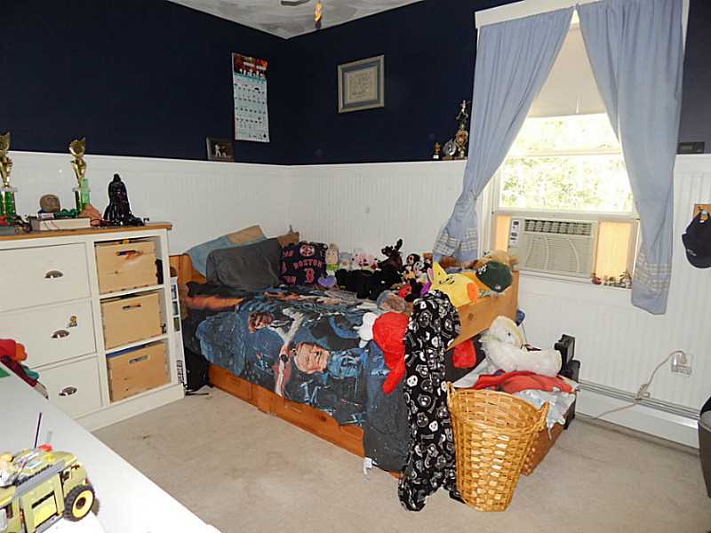 340 Devils Foot Road North Kingstown, RI 02852 - Photo 23 of 24 Bedroom.