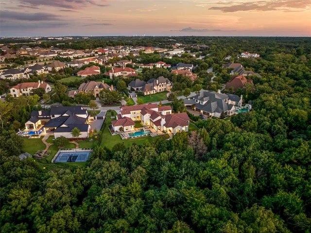 an aerial view of multiple house