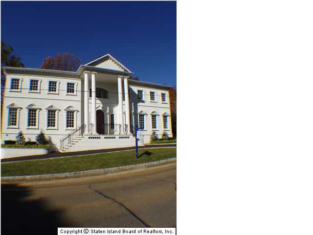 262 Benedict Road Staten Island, NY 10304 - Photo 1 of 3 Primary Photo