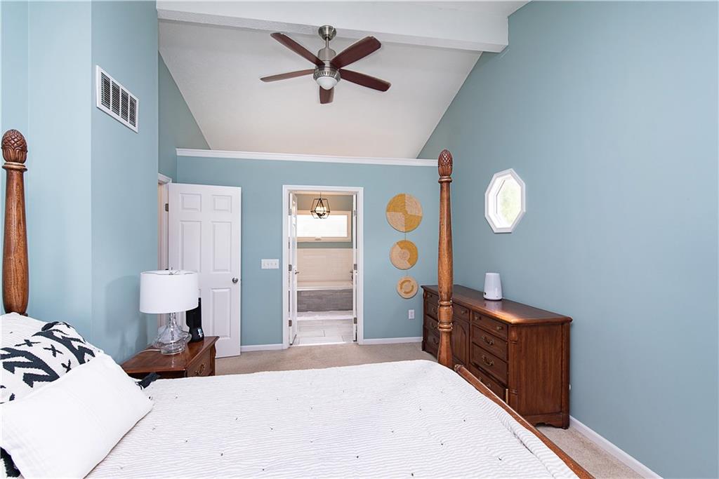 13237 Knoll Ridge Fishers, IN 46038 - Photo 16 of 29 Gallery Image 16