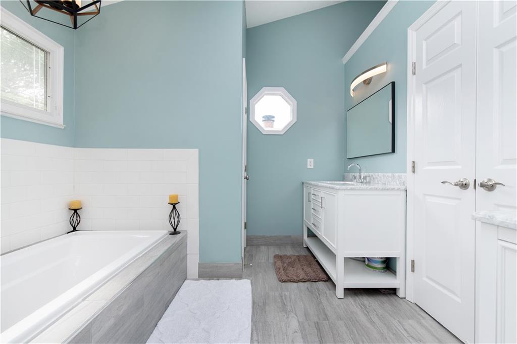 13237 Knoll Ridge Fishers, IN 46038 - Photo 18 of 29 Gallery Image 18