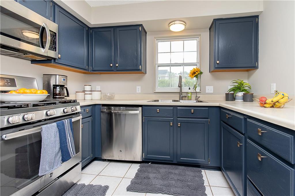 13237 Knoll Ridge Fishers, IN 46038 - Photo 10 of 29 Gallery Image 10