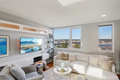 $850,000 | 1230 West Emerson Street, Seattle, WA 98119