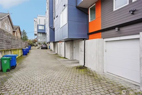 $850,000 | 1230 West Emerson Street, Seattle, WA 98119