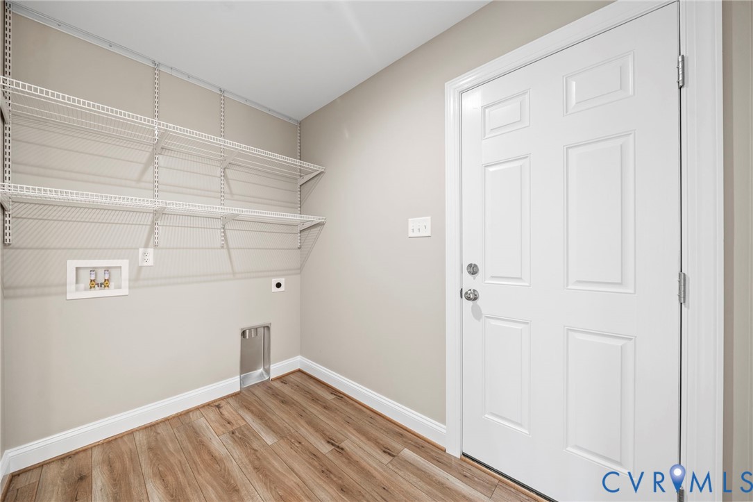 531 Salem Church Road Cumberland, VA 23040 - Photo 12 of 26 an empty room with cabinet