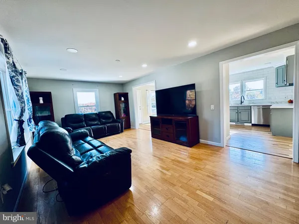 $589,900 | 220 Snappy Lane, Winchester, VA 22602