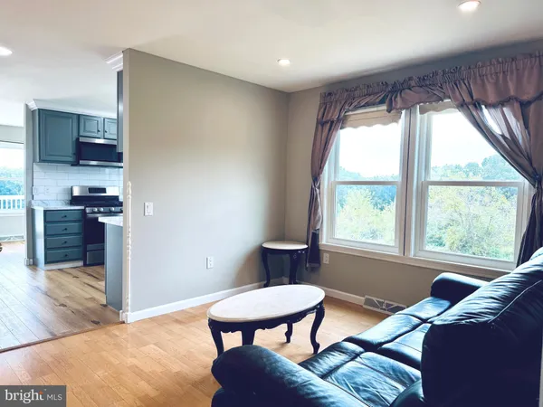 $589,900 | 220 Snappy Lane, Winchester, VA 22602