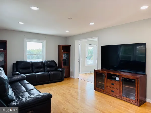 $589,900 | 220 Snappy Lane, Winchester, VA 22602