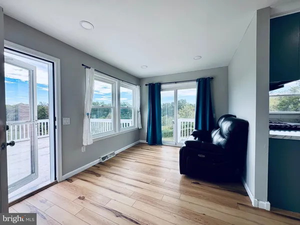 $589,900 | 220 Snappy Lane, Winchester, VA 22602