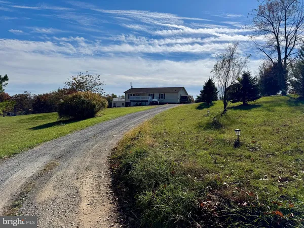 $589,900 | 220 Snappy Lane, Winchester, VA 22602