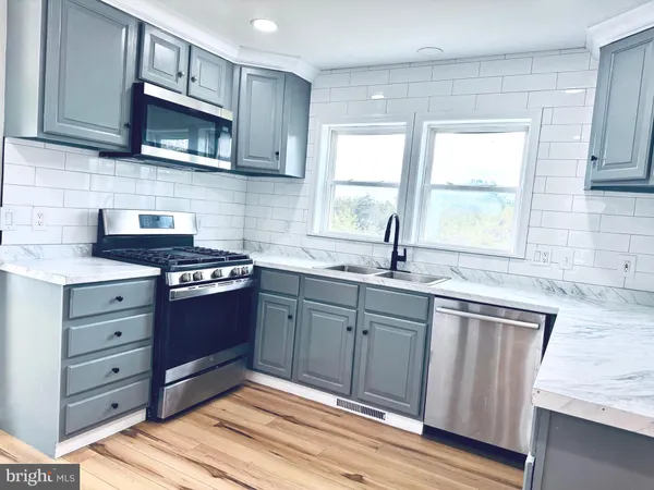 $589,900 | 220 Snappy Lane, Winchester, VA 22602